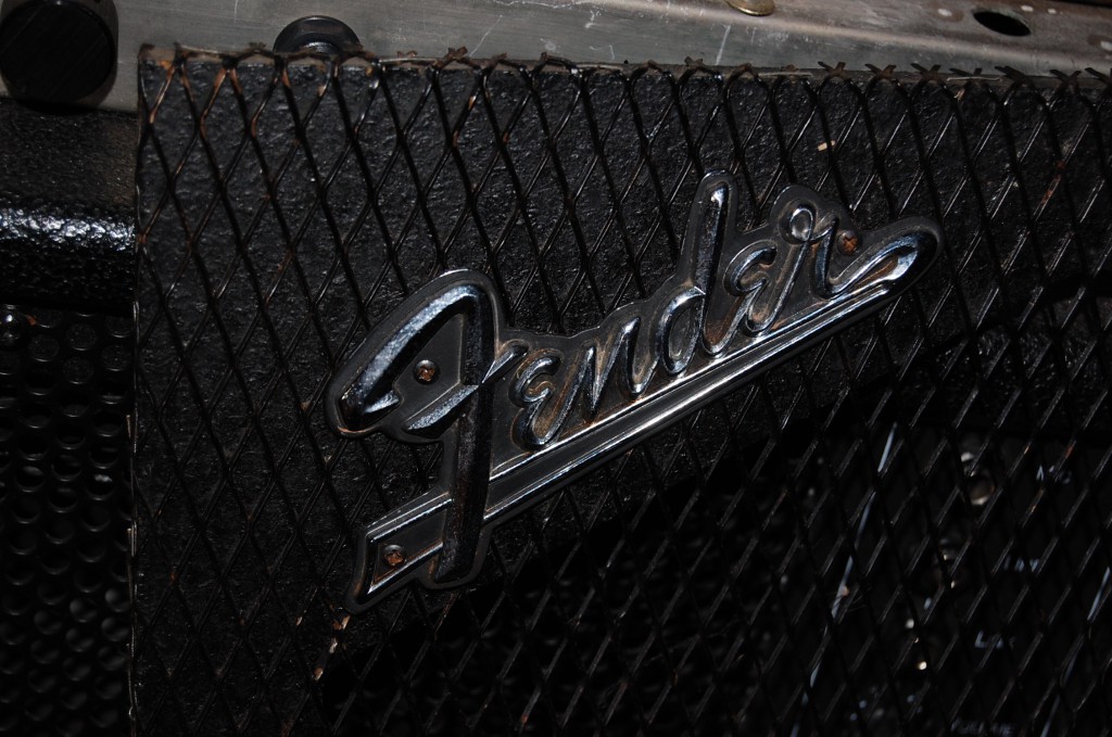 Nice Fender Logo with a tail!